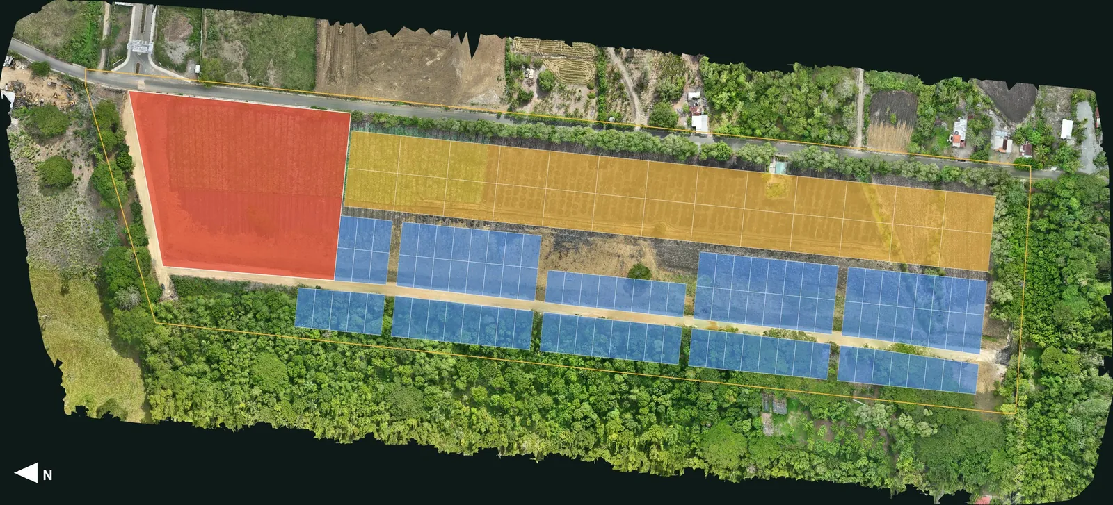 Ortofoto del terreno vista desde arriba con los solares dibujados y el lindero