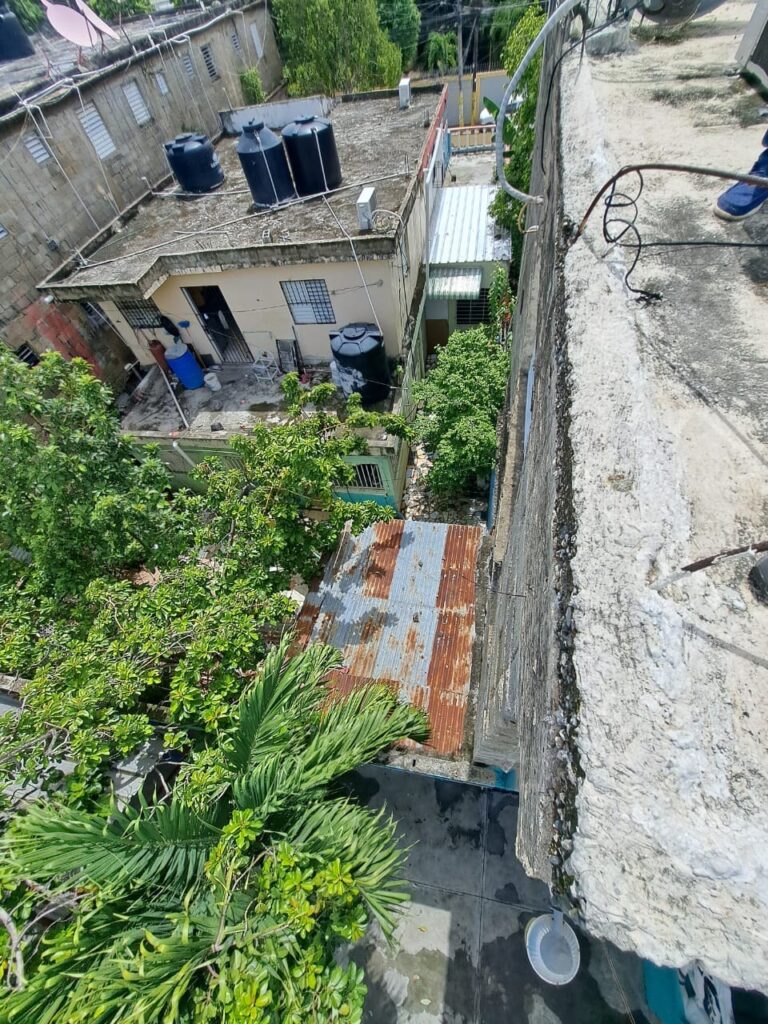 Vista aérea tomada con dron durante un levantamiento